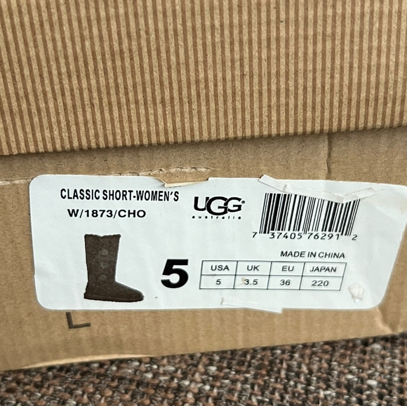 NIOB UGG Women's Bailey Button Triplet II Boot Size 5 NWT New NWB - Picture 2 of 10